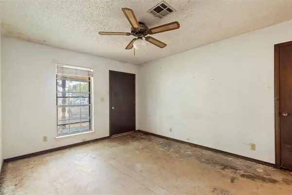613 W Greenwood CT, Mustang, OK 73064