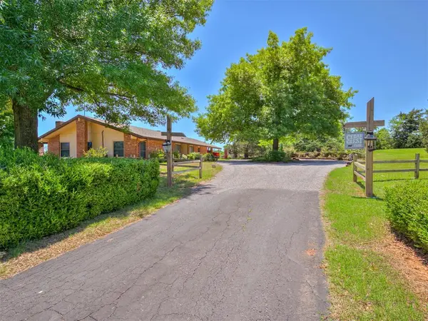 4200 E Cedar LN, Noble, OK 73068