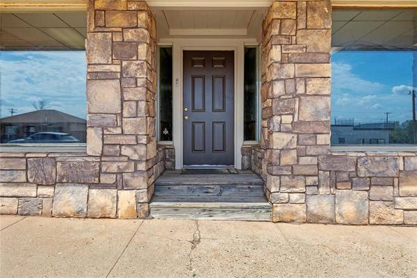 221 W Main ST, Hydro, OK 73048