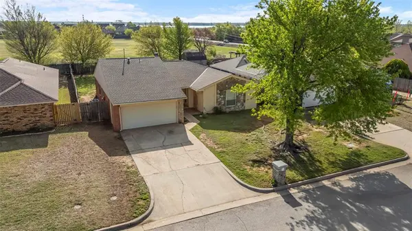 3808 Regatta RD, Yukon, OK 73099