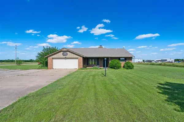 1500 S Railroad, Marlow, OK 73055