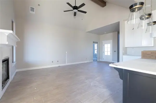 800 Halley DR, Moore, OK 73160
