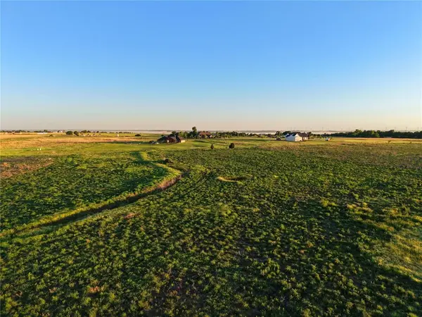 000 SW 89th ST, Mustang, OK 73064