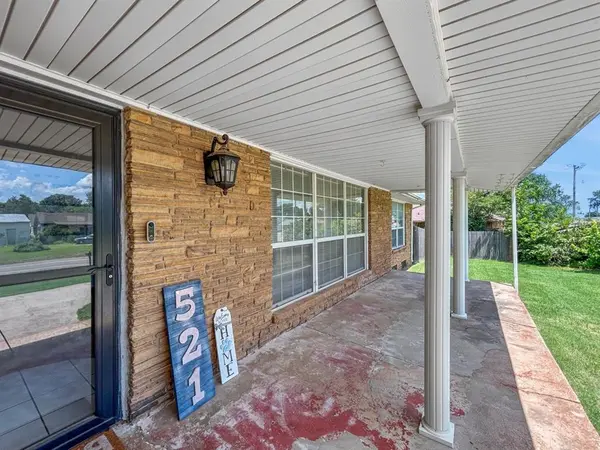 521 E Broadway ST, Lexington, OK 73051