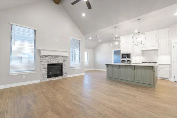 9229 NW 86th TER, Yukon, OK 73099
