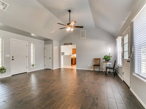 17205 Sycamore LN, Newalla, OK 74857
