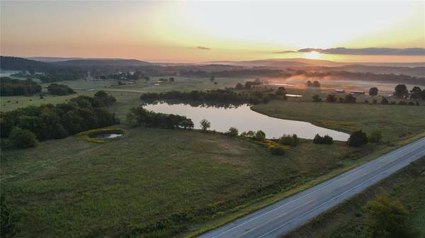 9 S State HWY 1 HWY, Hartshorne, OK 74547