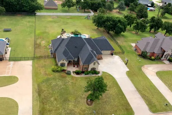 5008 Kennington LN, Oklahoma City, OK 73150