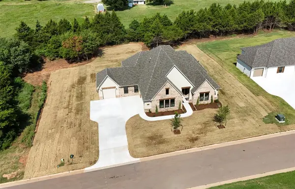 9109 Prairie Farms DR, Mustang, OK 73064