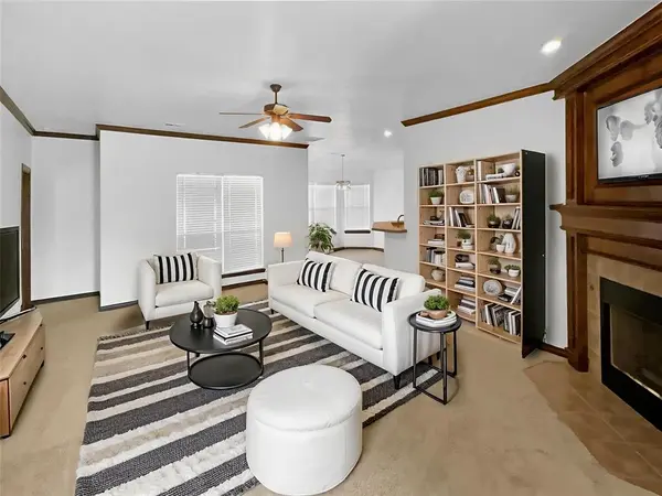 313 N Shannon WAY, Mustang, OK 73064