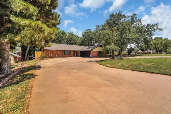 605 N COLLEGE ST, Cordell, OK 73632