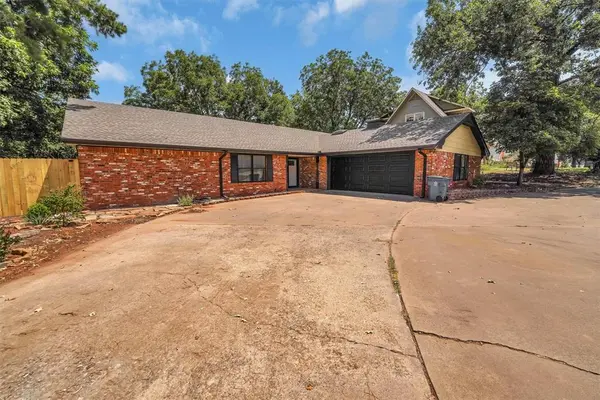 605 N COLLEGE ST, Cordell, OK 73632