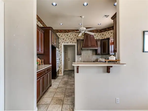2600 Shoreline DR, Norman, OK 73026
