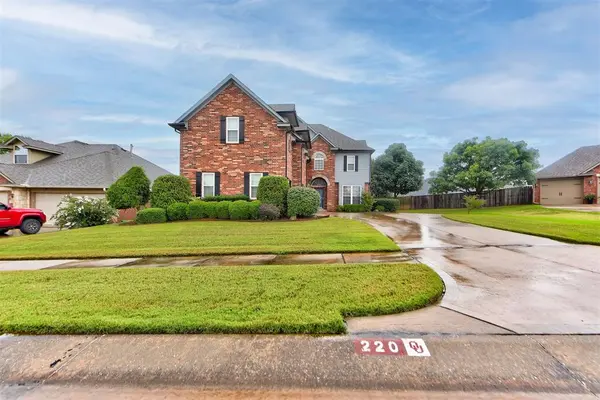 220 Highland TER, Norman, OK 73069