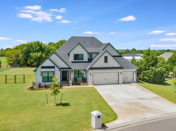 14242 Fox Lair LN, Edmond, OK 73025