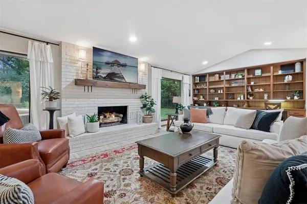 9404 Red Oak LN, Edmond, OK 73034