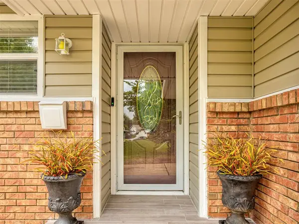 6116 SE 3rd ST, Midwest City, OK 73110