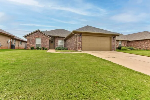 2212 NW 158th ST, Edmond, OK 73013