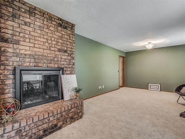 7104 NW 32nd ST, Bethany, OK 73008
