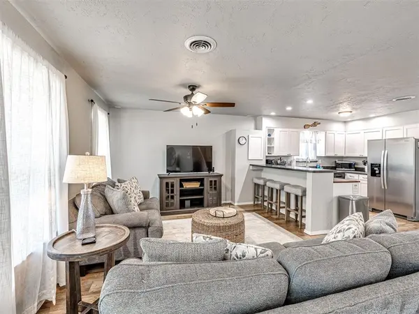 1809 Ketch DR, Edmond, OK 73003