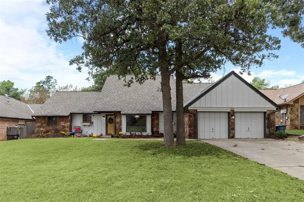 2401 Brookdale AVE, Edmond, OK 73034