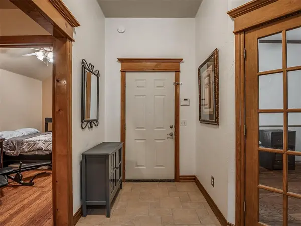 708 Garrison LN, Yukon, OK 73099