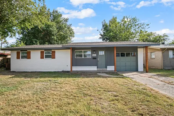 604 SW 12th ST, Moore, OK 73160