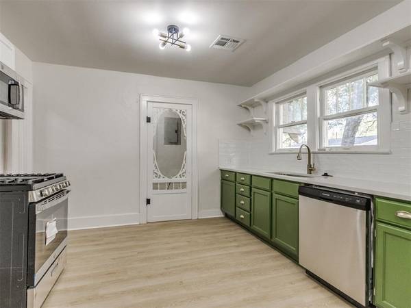 419 E Apache ST, Norman, OK 73071
