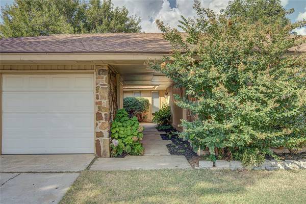 8305 NW 86th ST, Oklahoma City, OK 73132