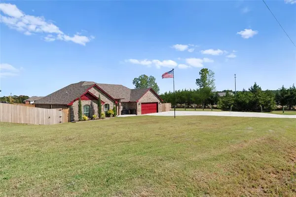 20888 Forest Hill CT, Harrah, OK 73045