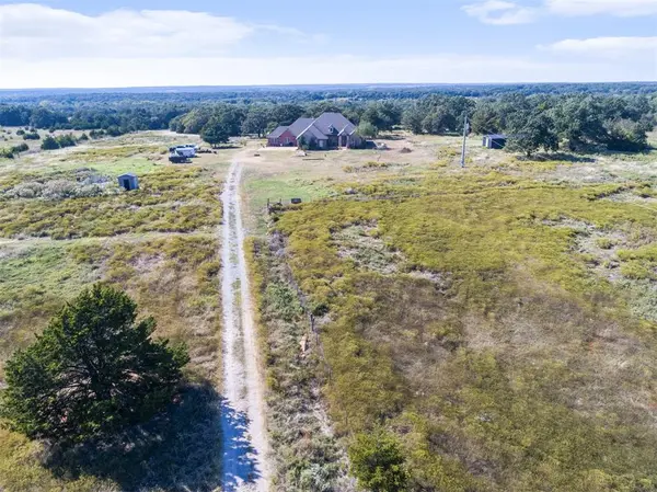 10501 Dobbs RD, Wellston, OK 74881