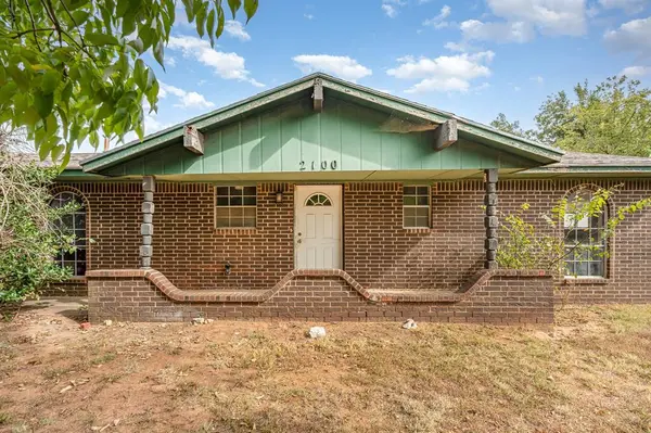 2100 Oakhollow DR, Newcastle, OK 73065