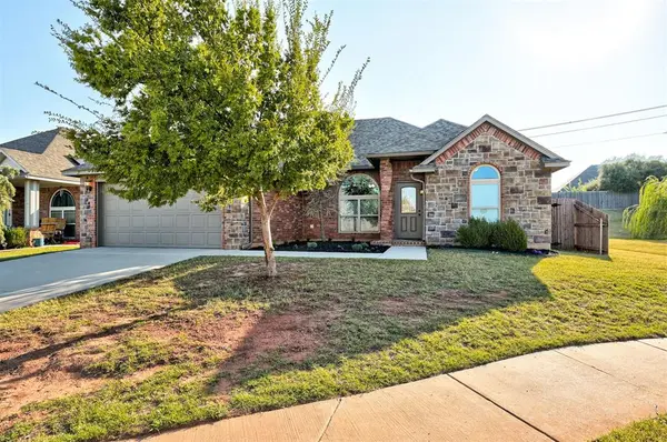 16304 Iron Ridge RD, Edmond, OK 73013