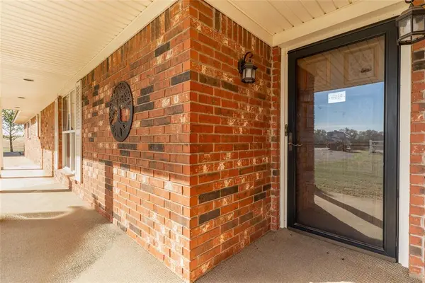 22609 E 1000 RD, Arapaho, OK 73620