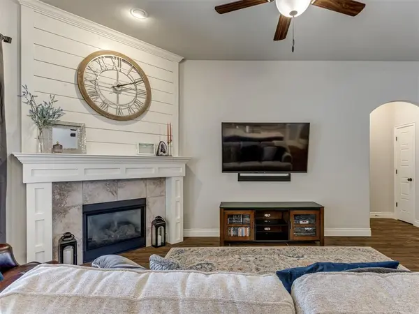 2213 Cale CV, Yukon, OK 73099