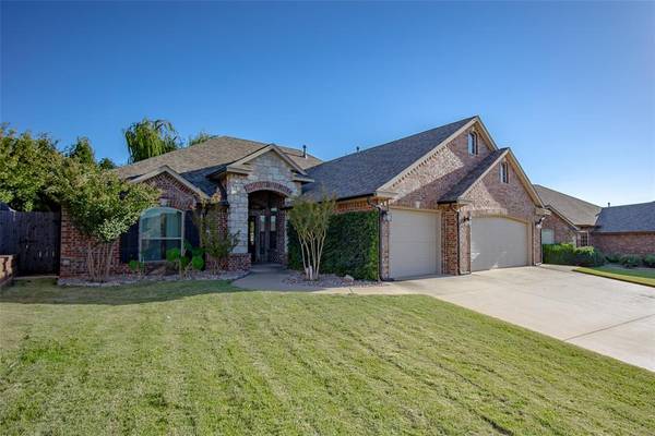 2636 SE 7th ST, Moore, OK 73160