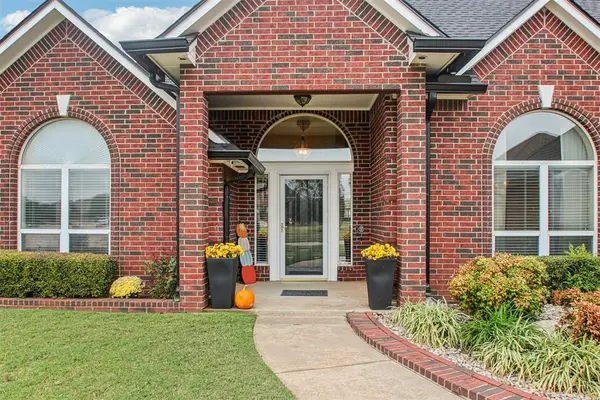 10117 Millspaugh WAY, Yukon, OK 73099