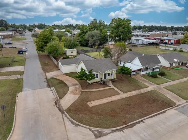 928 S 2nd ST, Chickasha, OK 73018