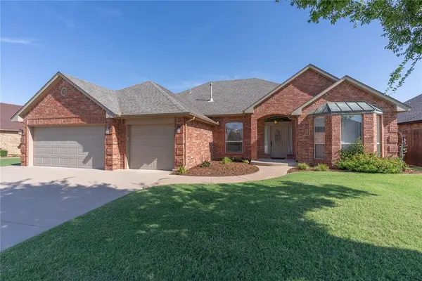 333 E Mobile TER, Mustang, OK 73064