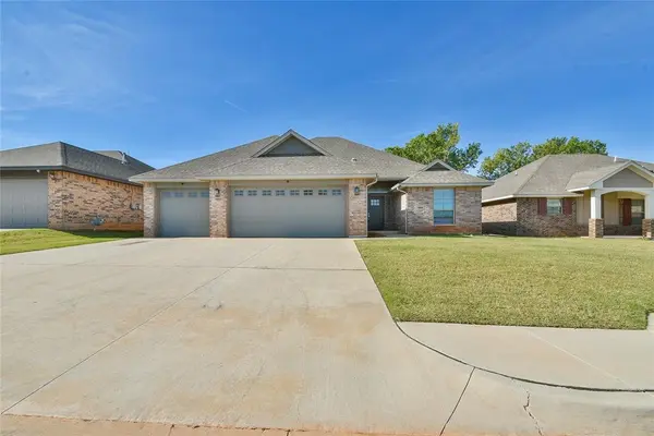 7061 Hidden Trail LN, Warr Acres, OK 73132