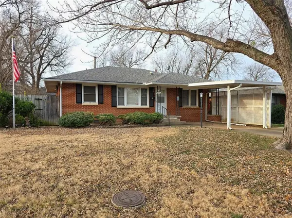 2108 Churchill WAY, The Village, OK 73120