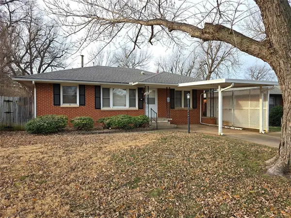 2108 Churchill WAY, The Village, OK 73120