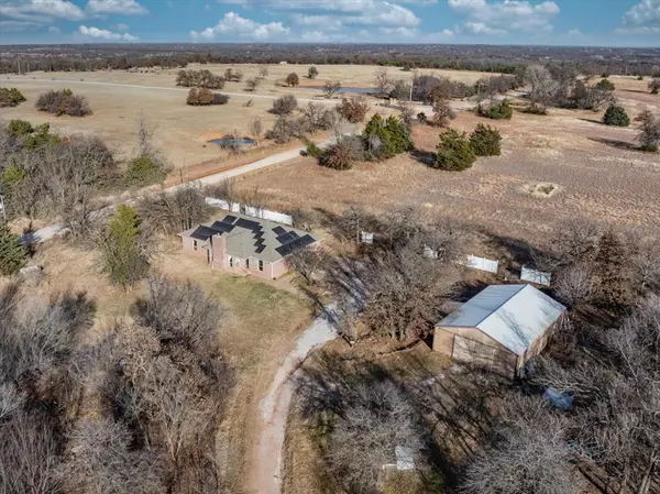 13482 Arrowhead DR, Guthrie, OK 73044