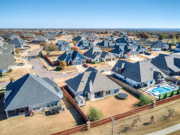 3041 Cedar Spring CT, Edmond, OK 73007