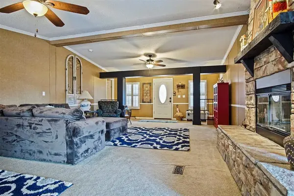425 Caddo PL, Geary, OK 73040
