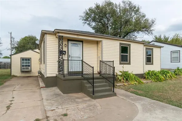 311 E Grumman DR, Midwest City, OK 73110