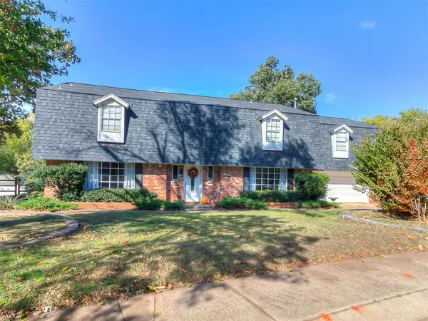 25 S Trail Ridge RD, Edmond, OK 73012
