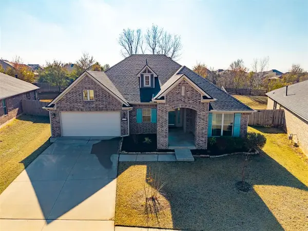3718 Painted Bird LN, Norman, OK 73071