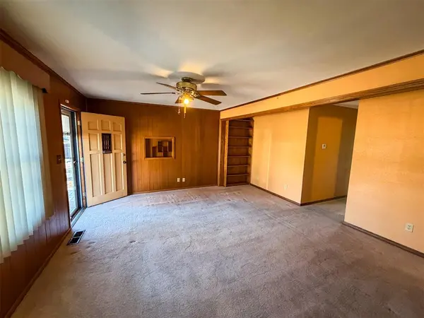 349 E Olive AVE, Enid, OK 73701