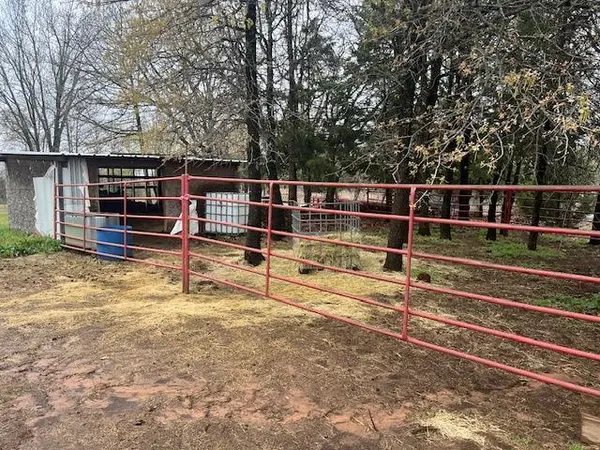 21839 Lilly DR, Tecumseh, OK 74873